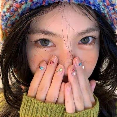 他的模样